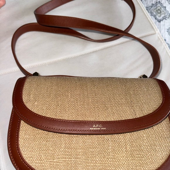 A.P.C. GENÈVE Brown and Tan Crossbody Bag with Classic Design - Picture 10 of 13